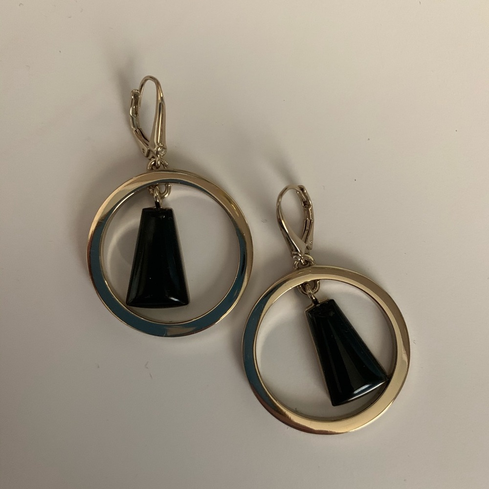 NWOT GOLD STATEMENT EARRINGS